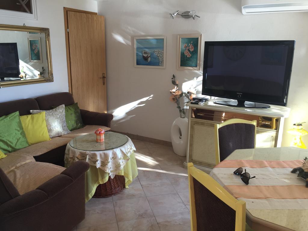 Apartment Greis Ražanj エクステリア 写真