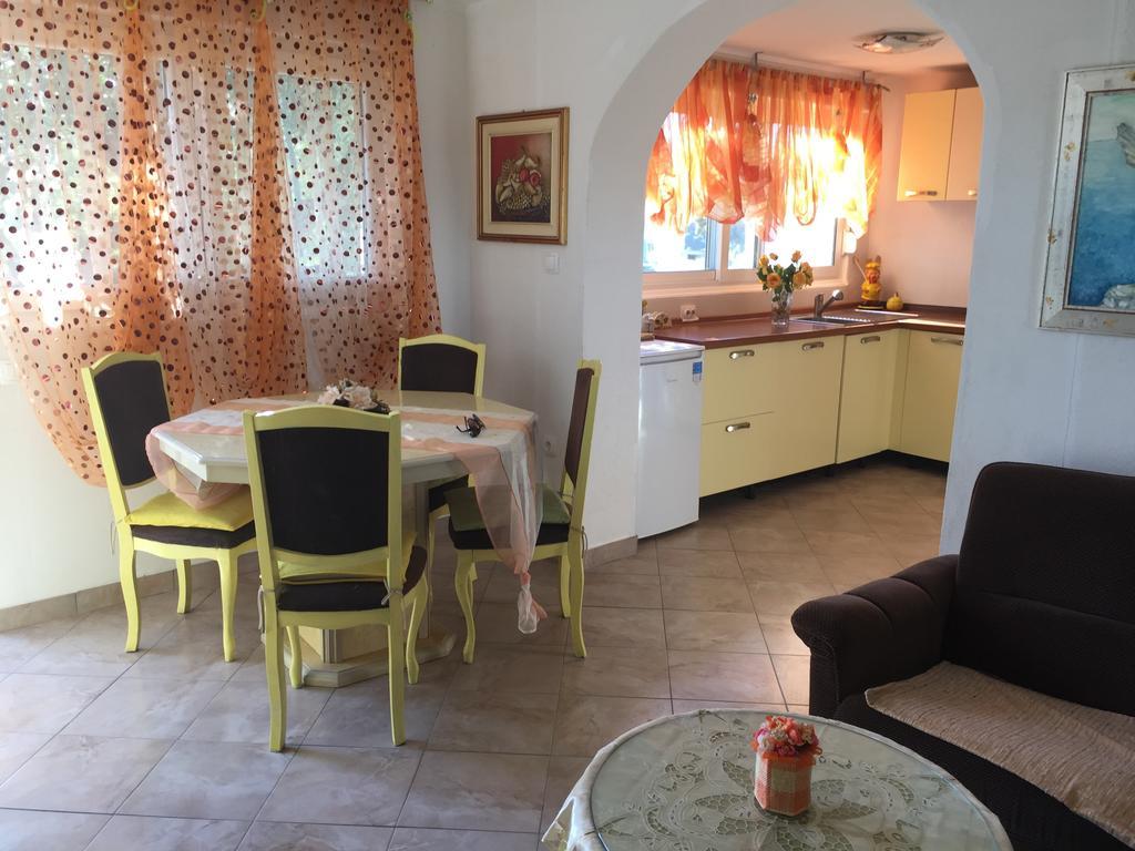 Apartment Greis Ražanj エクステリア 写真